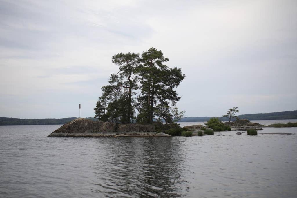 Sjoenaera Stuga Med Bat Och Bastu 拉姆克维拉 外观 照片