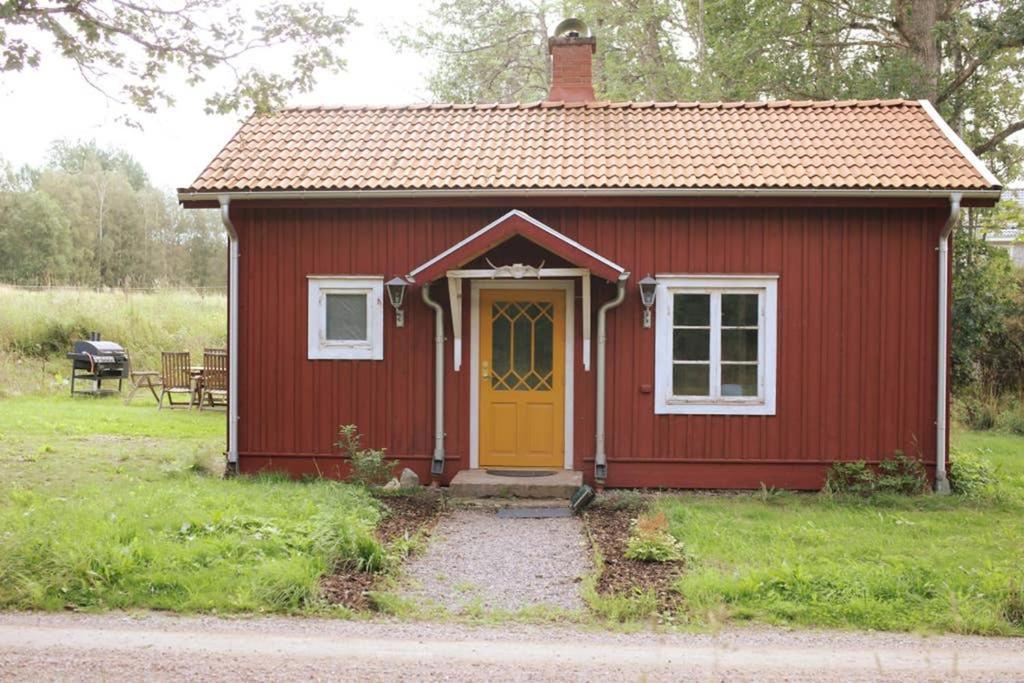 Sjoenaera Stuga Med Bat Och Bastu 拉姆克维拉 外观 照片