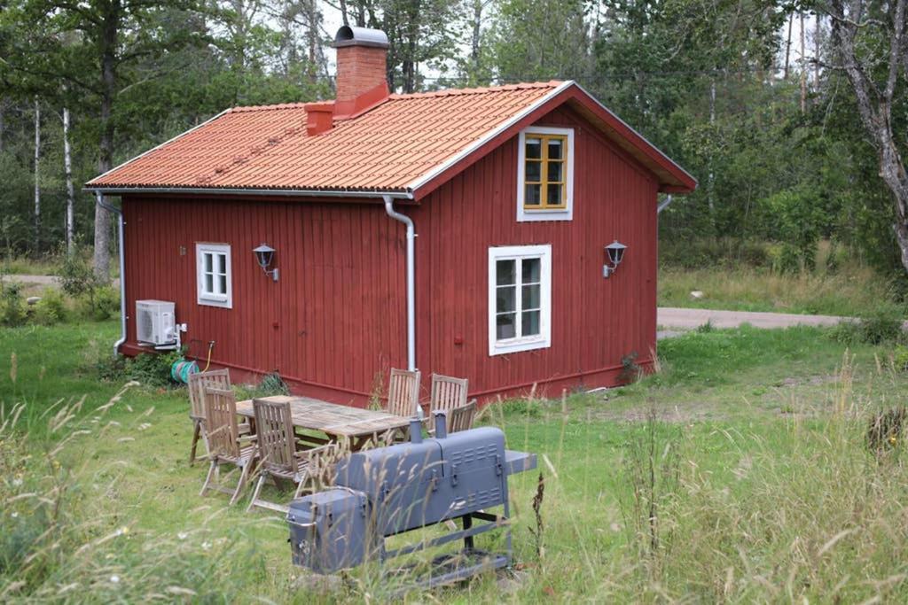 Sjoenaera Stuga Med Bat Och Bastu 拉姆克维拉 外观 照片